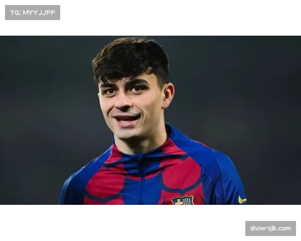 佩德里半空间活动转身接球 成巴萨前场进攻关键环节